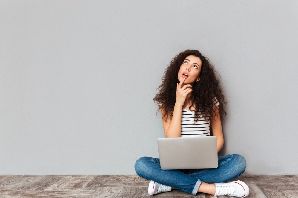 ¿Cómo saber si una vacante home office es real? Red flags y green flags que debes conocer